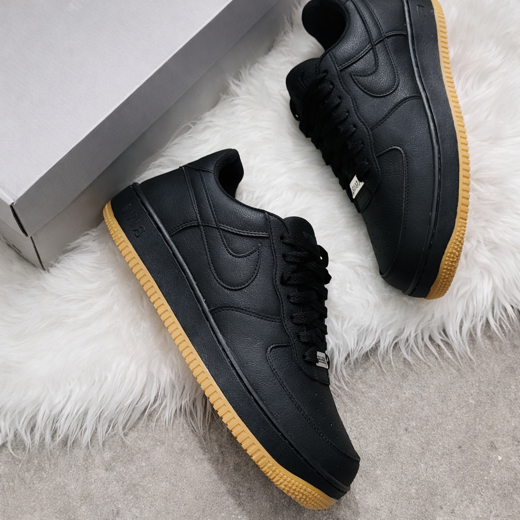 Tênis Air Force 1 - All Black Caramelo
