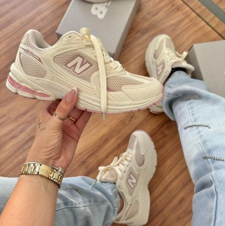 Tênis New Balance 530 Turbo – Bege/Rosa