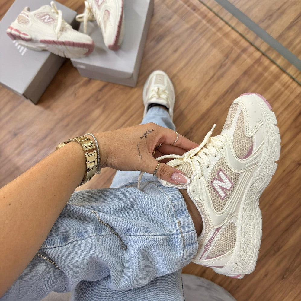 Tênis New Balance 530 Turbo – Bege/Rosa