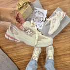 Tênis New Balance 530 Turbo – Bege/Rosa