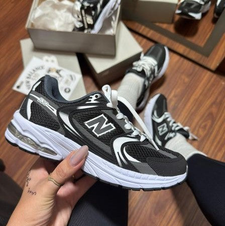 Tênis New Balance 530 Turbo – Preto/Branco