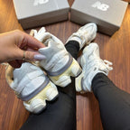 Tênis New Balance 9060 Couro - Branco/Cinza