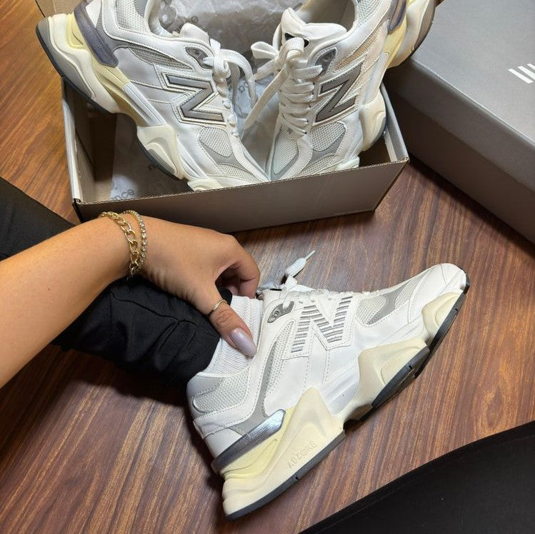Tênis New Balance 9060 Couro - Branco/Cinza