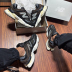 Tênis New Balance 9060 Couro - Preto/Marrom