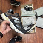 Tênis New Balance 9060 Couro - Preto/Marrom