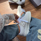 Tênis New Balance CT303 – Branco/Ouro 🤍✨