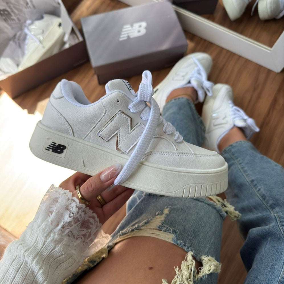Tênis New Balance CT303 – Branco/Prata