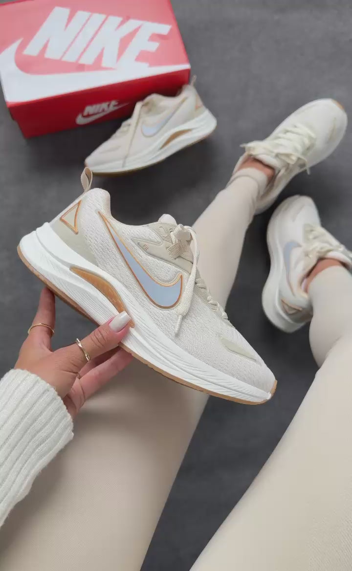 Tênis Nike Running EST 1972 Bege/Ouro